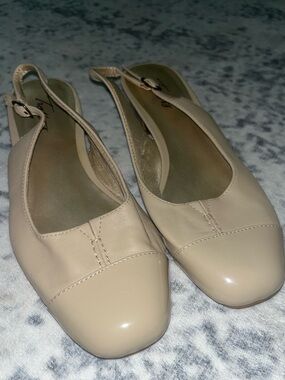 Trotters Dea Slingback Pumps Nude Leather Size 8 EUC